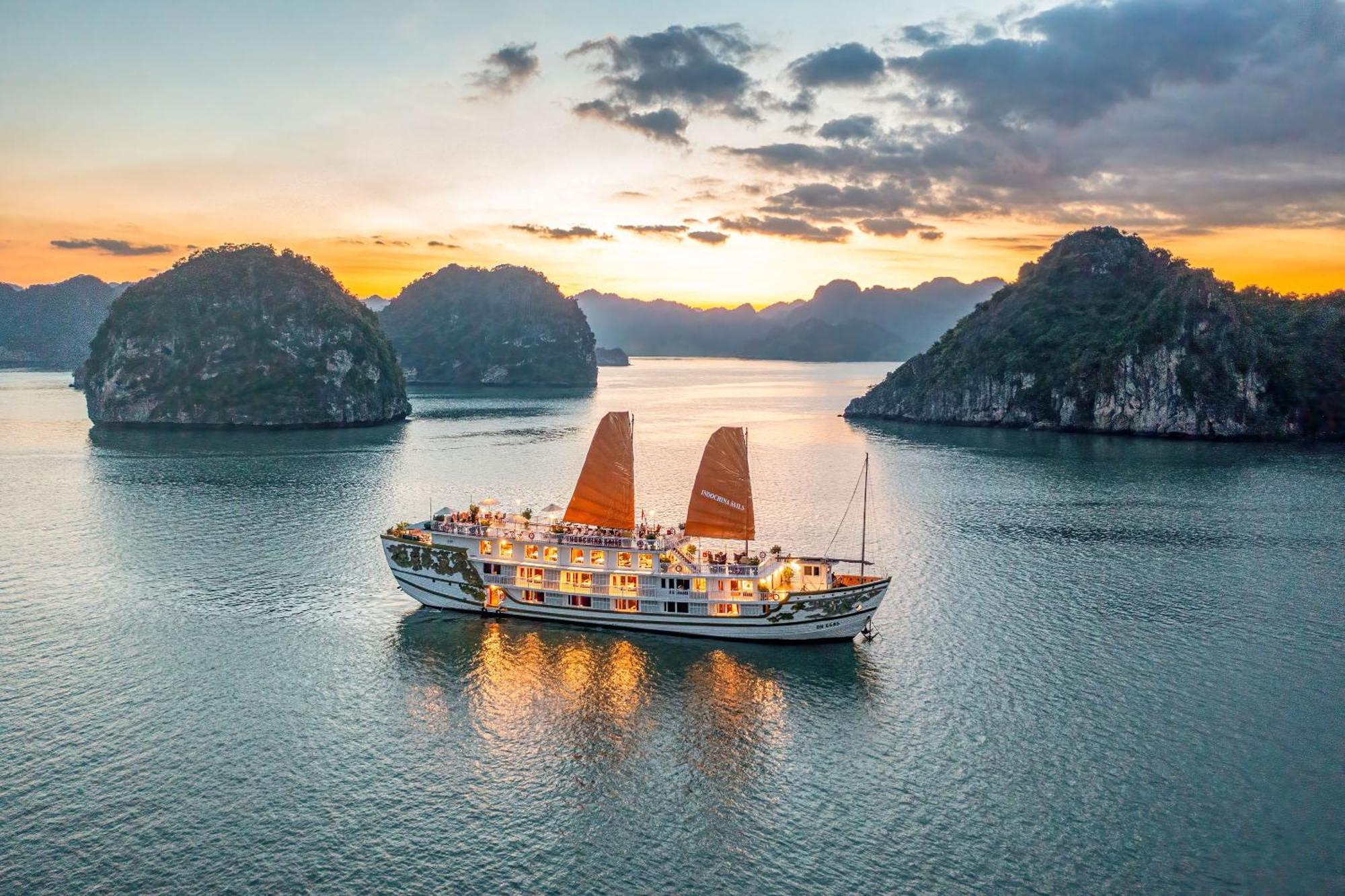 Hotel Indochina Sails Ha Long Esterno foto