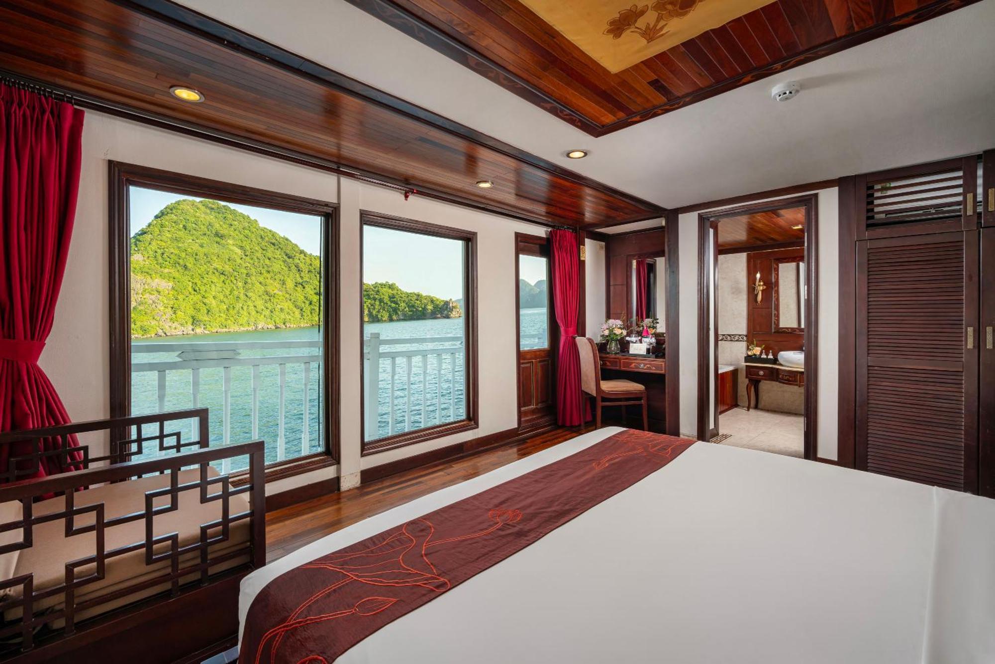 Hotel Indochina Sails Ha Long Esterno foto