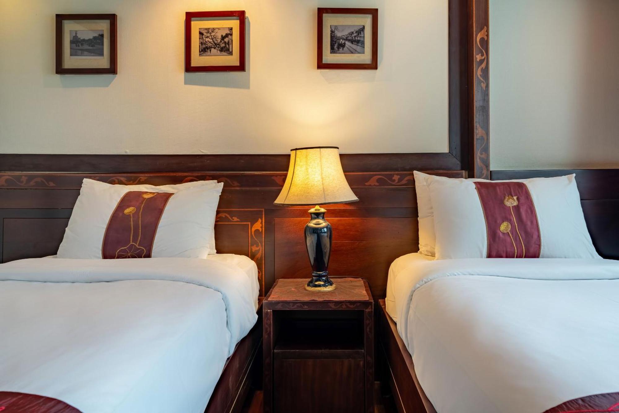 Hotel Indochina Sails Ha Long Esterno foto