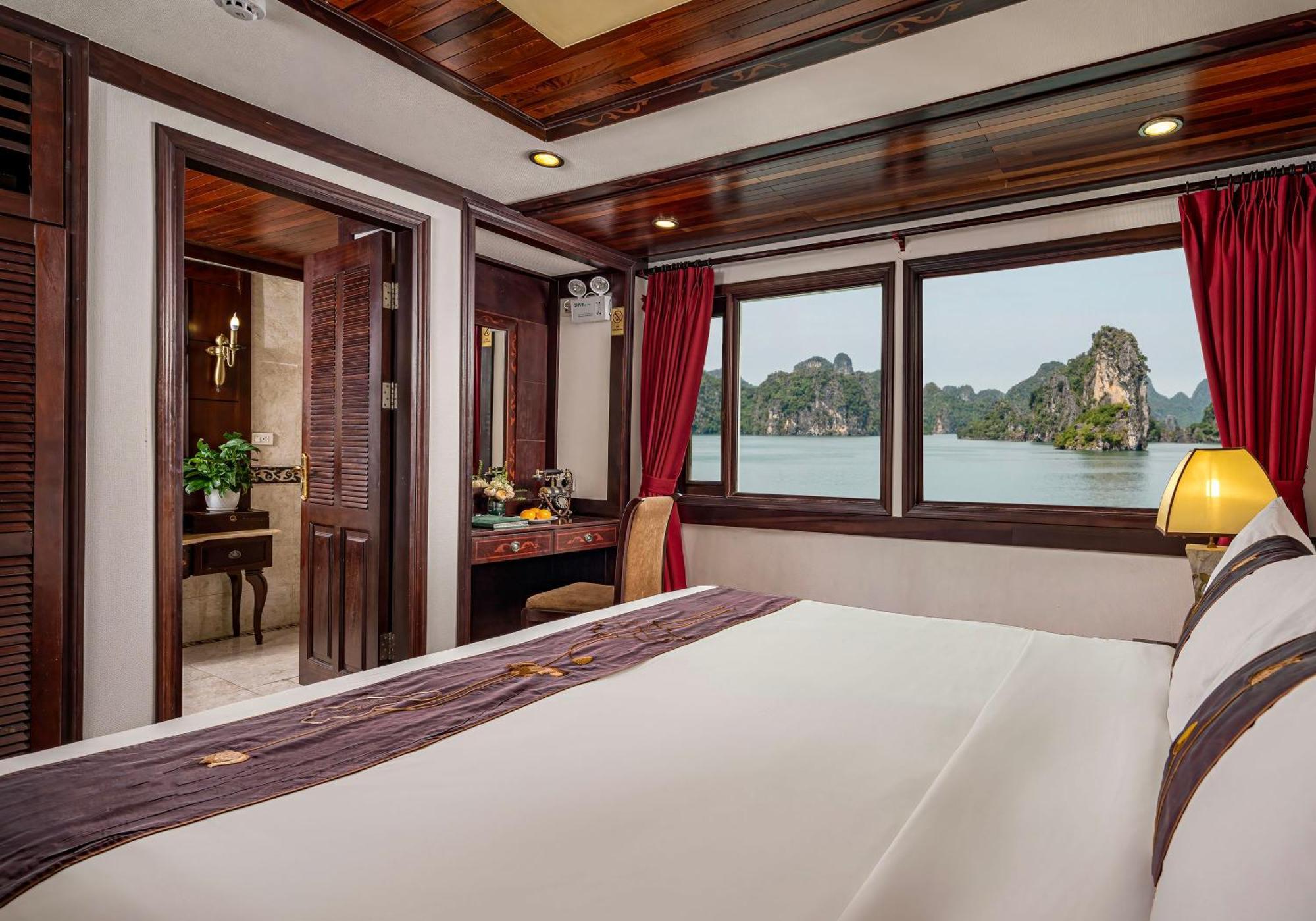 Hotel Indochina Sails Ha Long Esterno foto