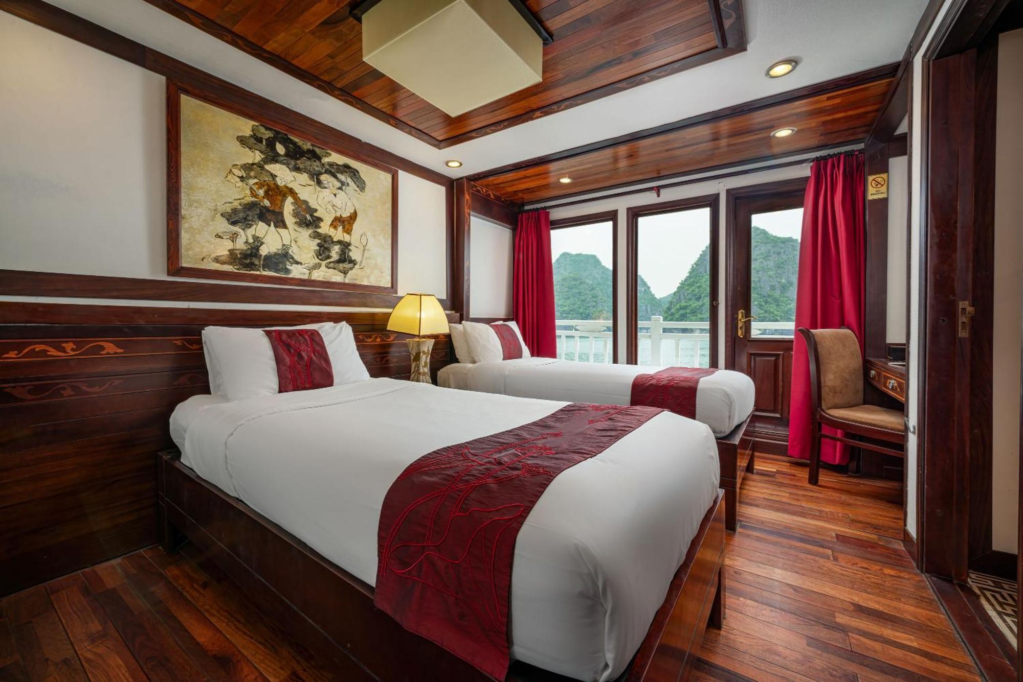 Hotel Indochina Sails Ha Long Esterno foto