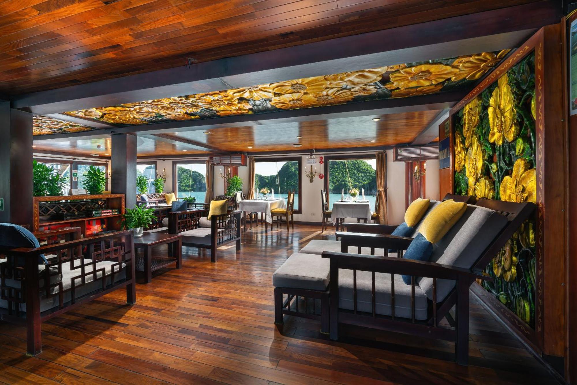 Hotel Indochina Sails Ha Long Esterno foto