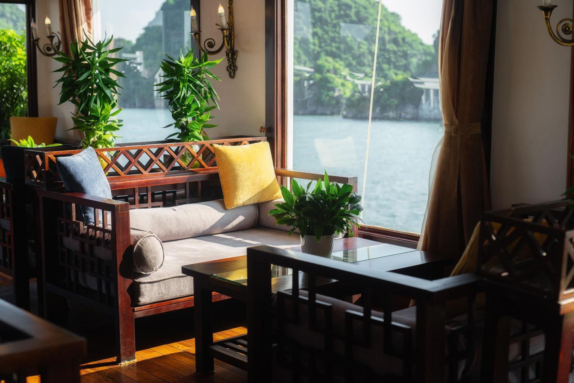 Hotel Indochina Sails Ha Long Esterno foto