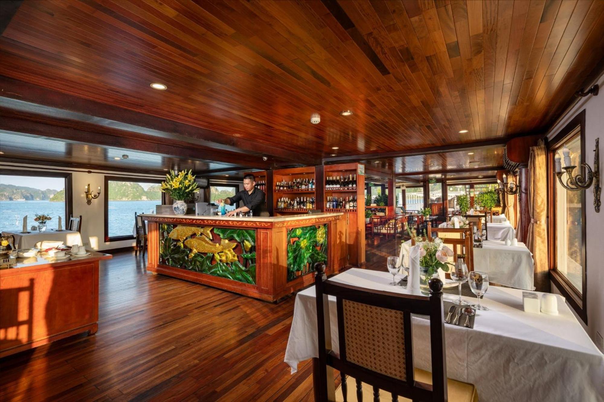 Hotel Indochina Sails Ha Long Esterno foto