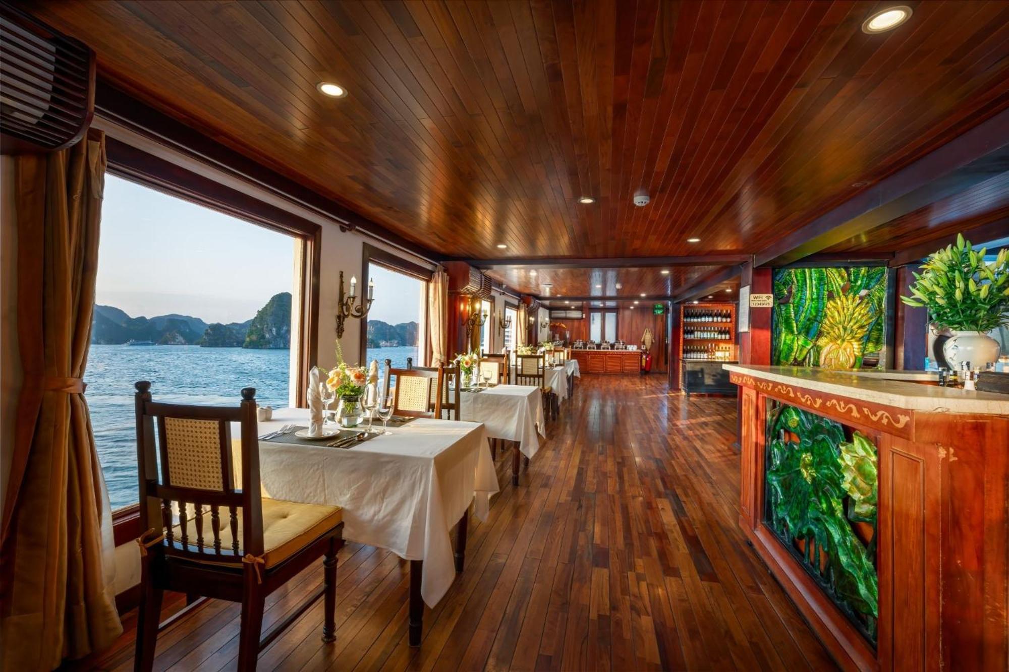 Hotel Indochina Sails Ha Long Esterno foto